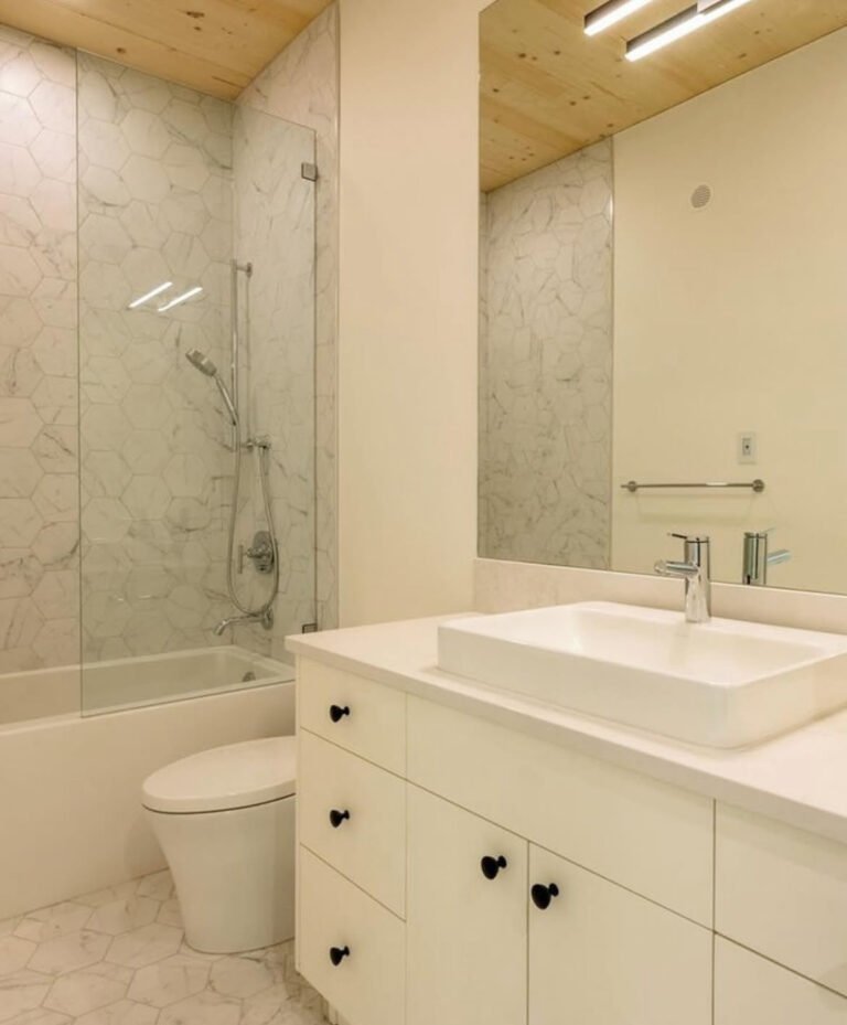 C3FEC301-7BB4-4944-9496-44447BCC6FBC